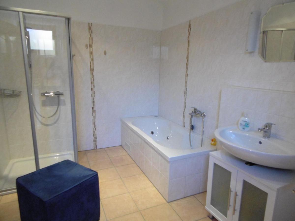Ferienwohnung Schaefer Waldbreitbach エクステリア 写真