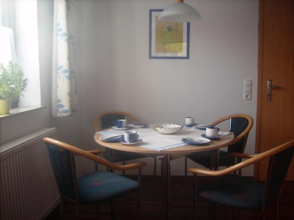 Ferienwohnung Schaefer Waldbreitbach エクステリア 写真