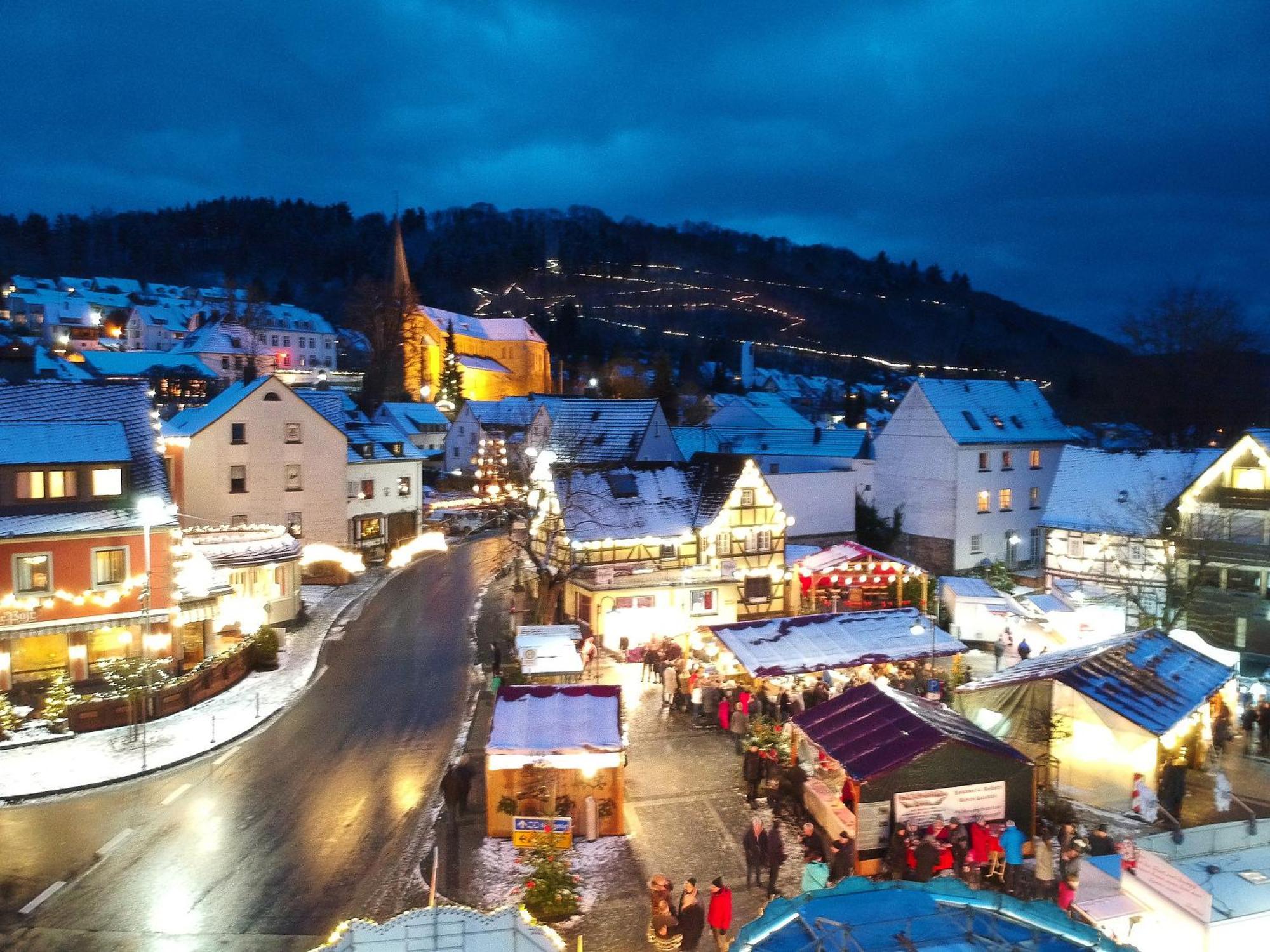 Ferienwohnung Schaefer Waldbreitbach エクステリア 写真
