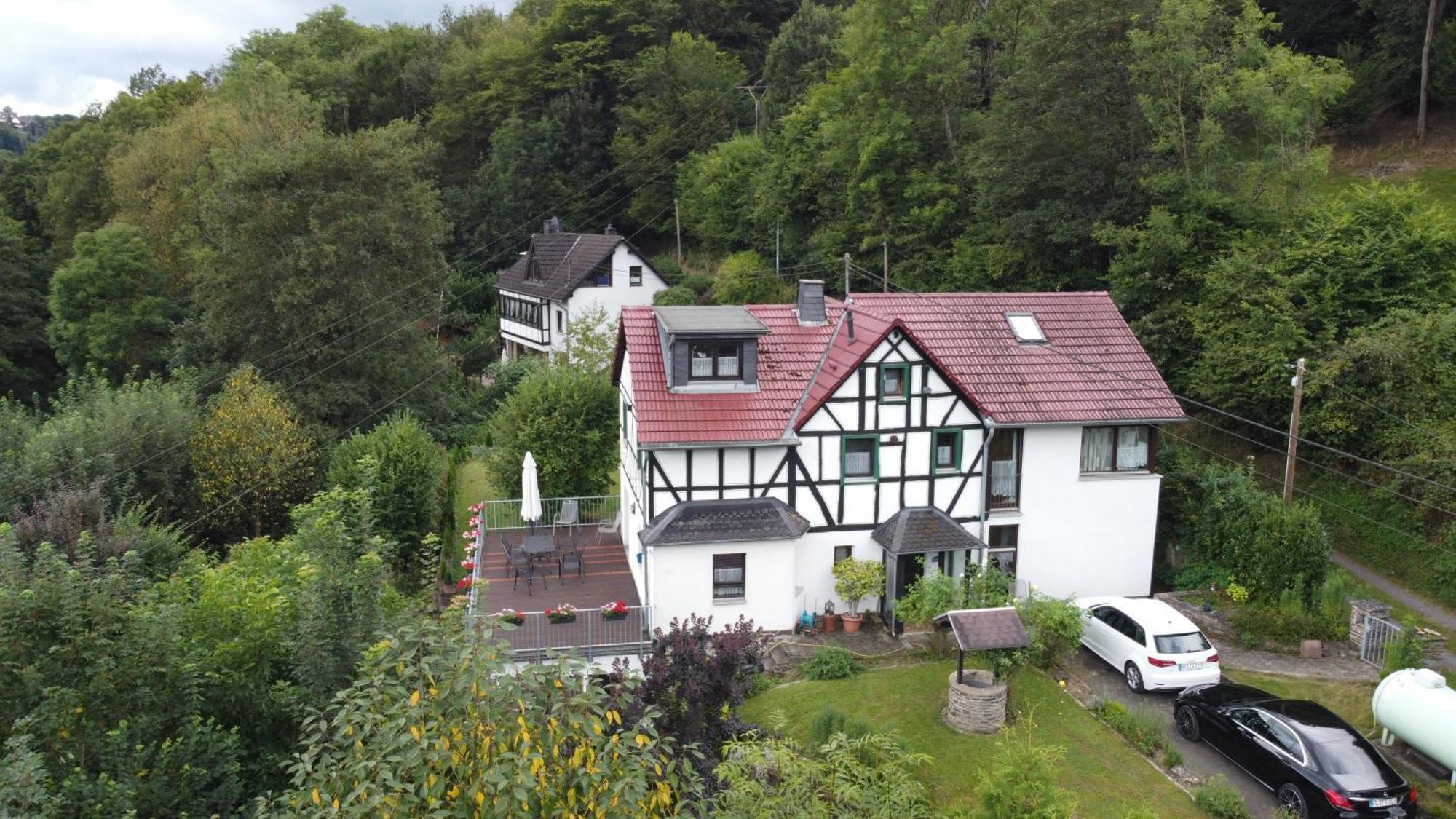 Ferienwohnung Schaefer Waldbreitbach エクステリア 写真